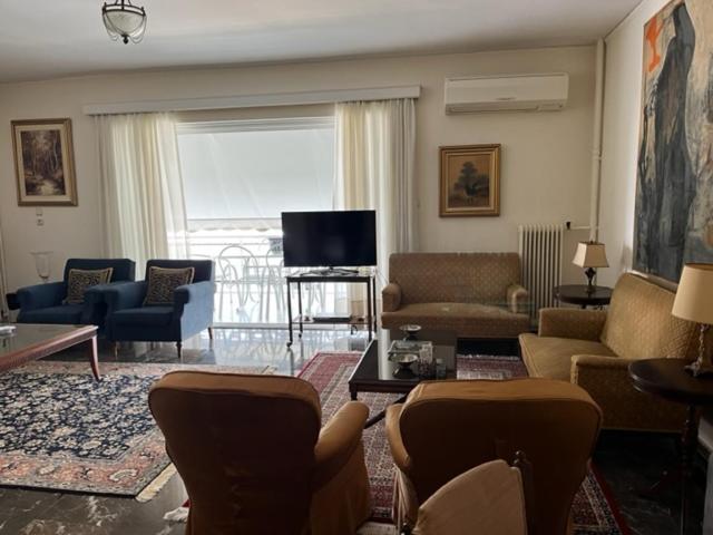 Spacious And Sunny Appartment In Cholargos Atenas Exterior foto